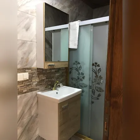 Begonvil Проживание в семье Сельчук